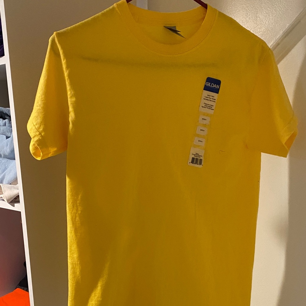 Gildan Men's Short Sleeve Crew T-Shirt in Bright Yellow